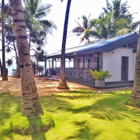 Dalawella Beach Resort Unawatuna Exteriör bild