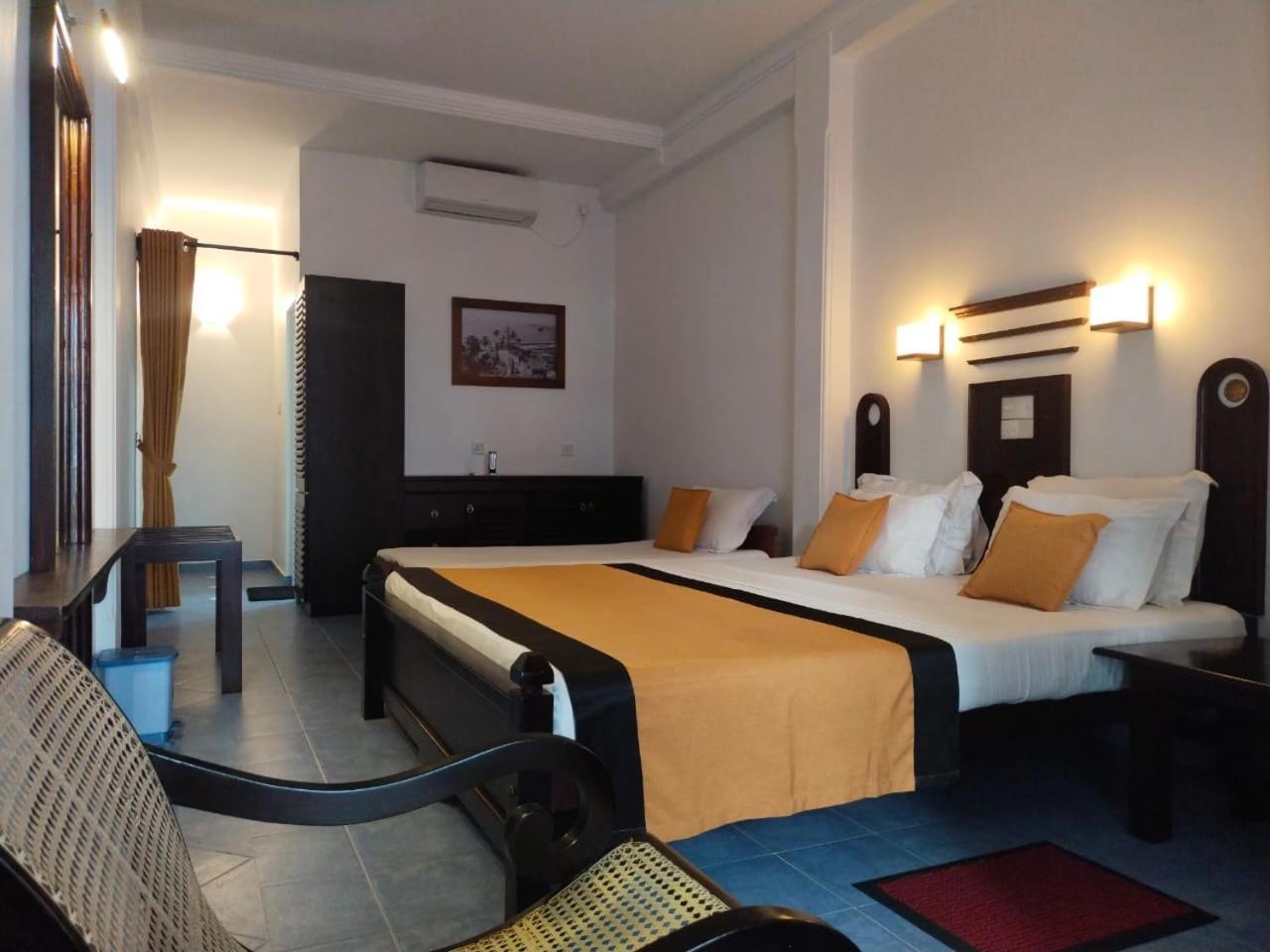 Dalawella Beach Resort Unawatuna Exteriör bild