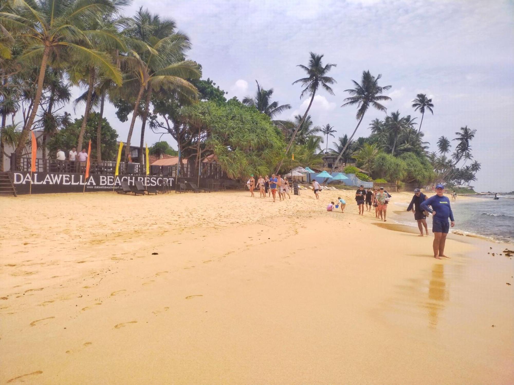 Dalawella Beach Resort Unawatuna Exteriör bild