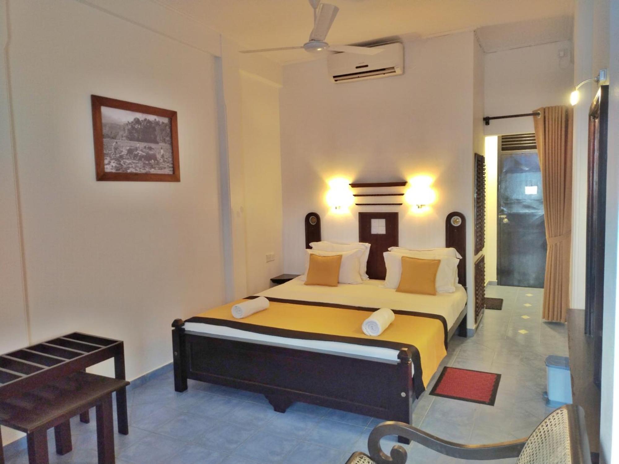 Dalawella Beach Resort Unawatuna Exteriör bild