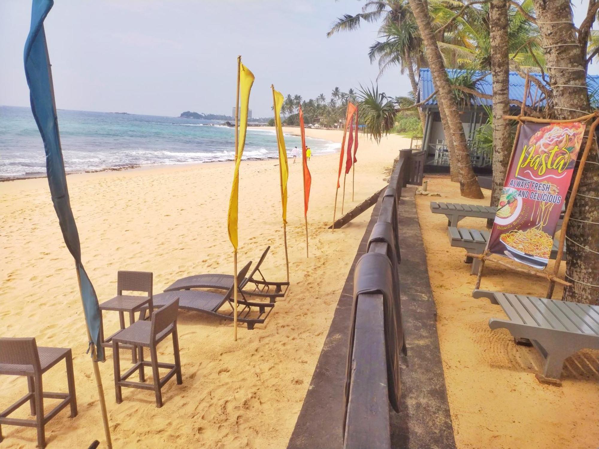 Dalawella Beach Resort Unawatuna Exteriör bild