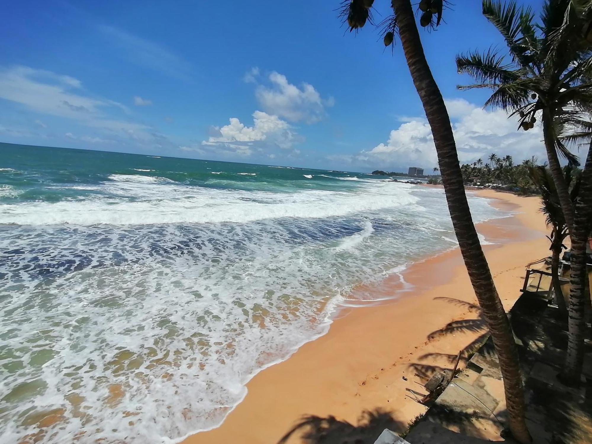 Dalawella Beach Resort Unawatuna Exteriör bild